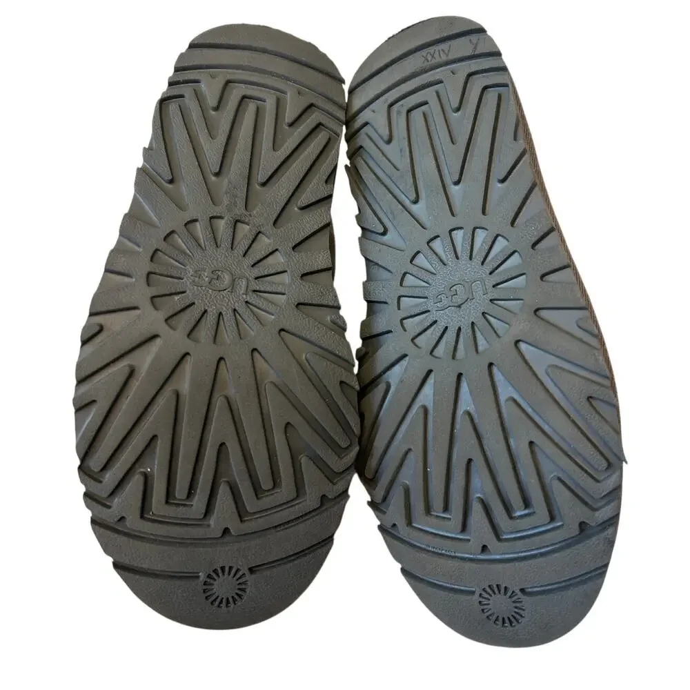 UGG step into